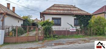 Rodinný dom 1+3 s ústredným kúrením + vedľajšie stavby